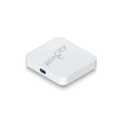 UBiQUiTi Vezetékes Cloud Gateway 4x1Gbps (LAN) + 1x2,5Gbps (WAN), IPS routing, OpenVPN, Asztali - UCG-Ultra
